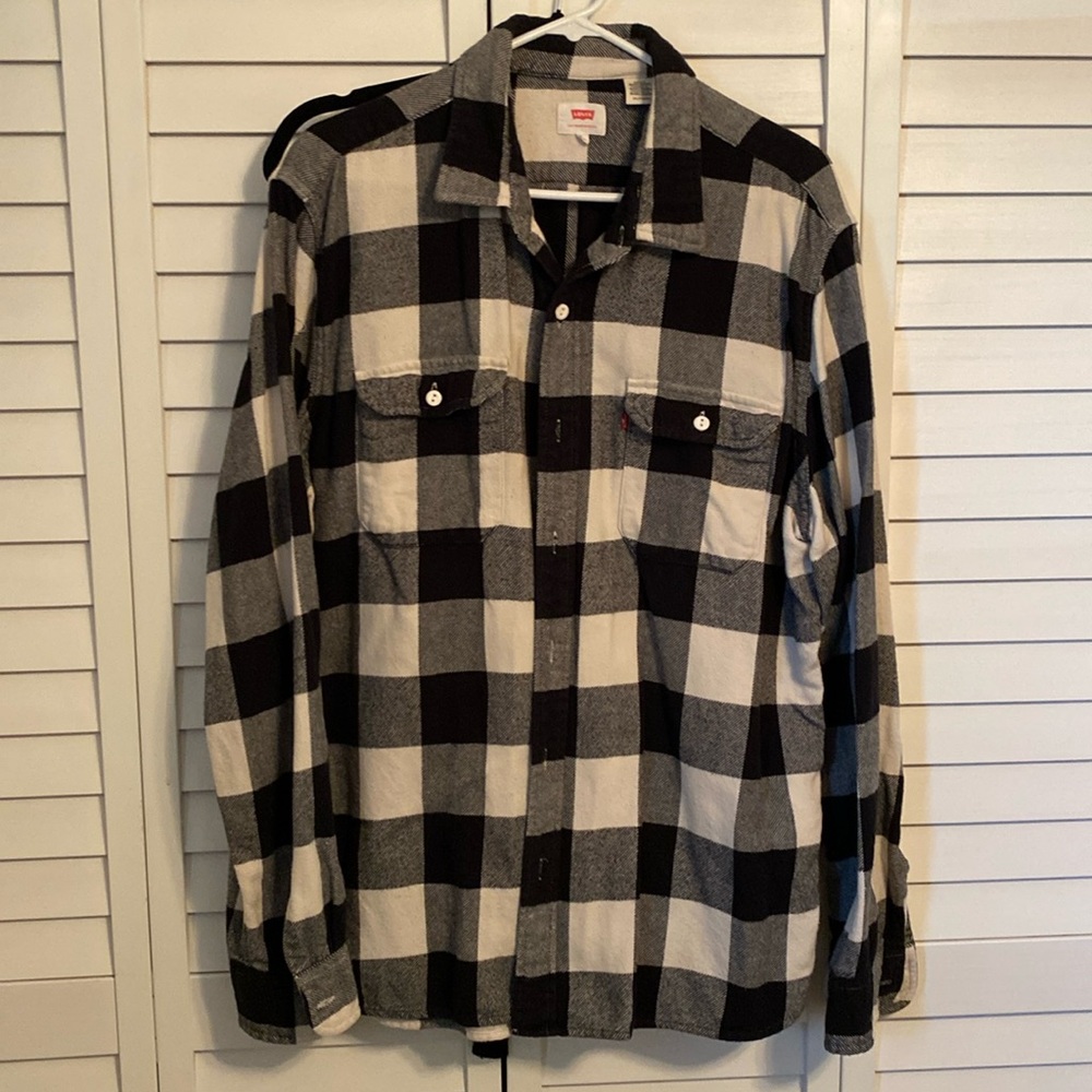 Levis xxl mens buffalo plaid shirt.  Good condition.  No holes rips or tears.
